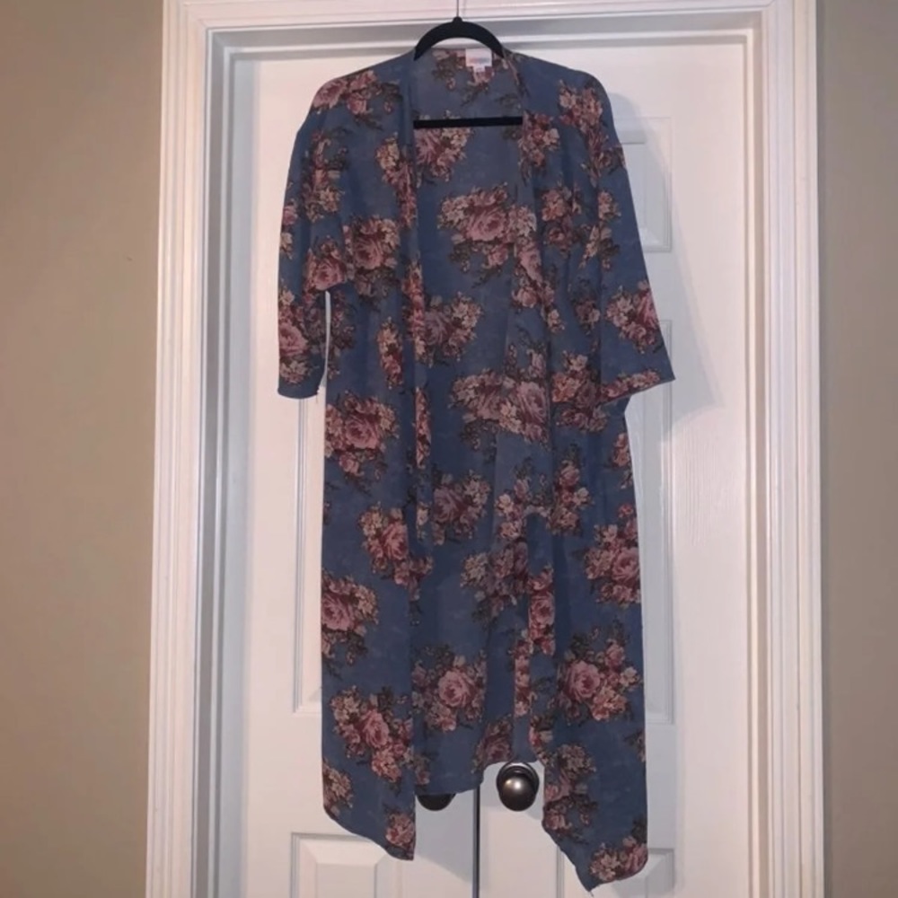 LuLaRoe Floral Shirley Size Medium